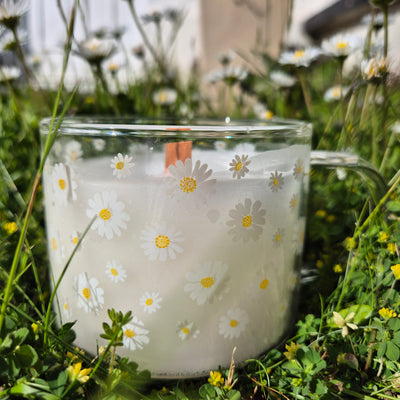 Daisy Daydream Candle - Love Letter Cosmetics 