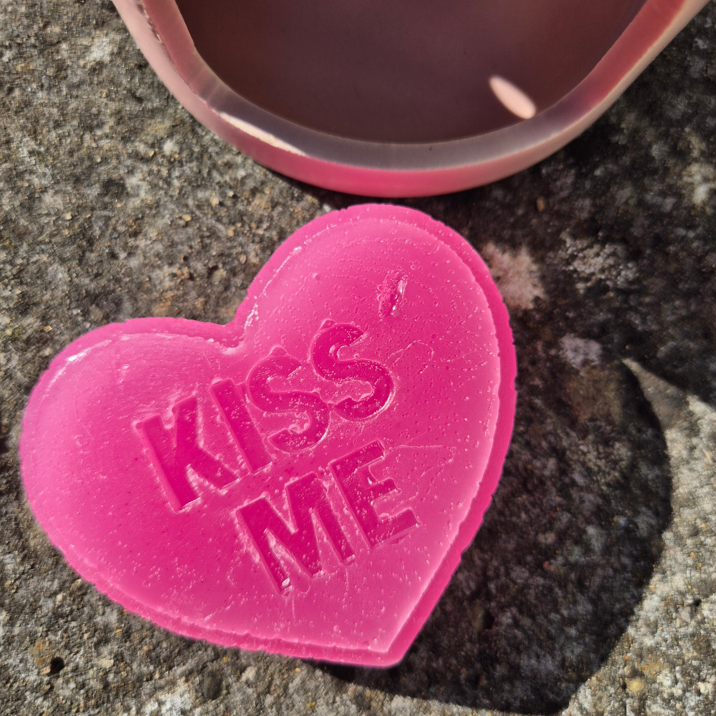 Sweetheart Wax Melt Sets – Burners, Mini Hearts & “Kiss Me” Melt - Love Letter Cosmetics 