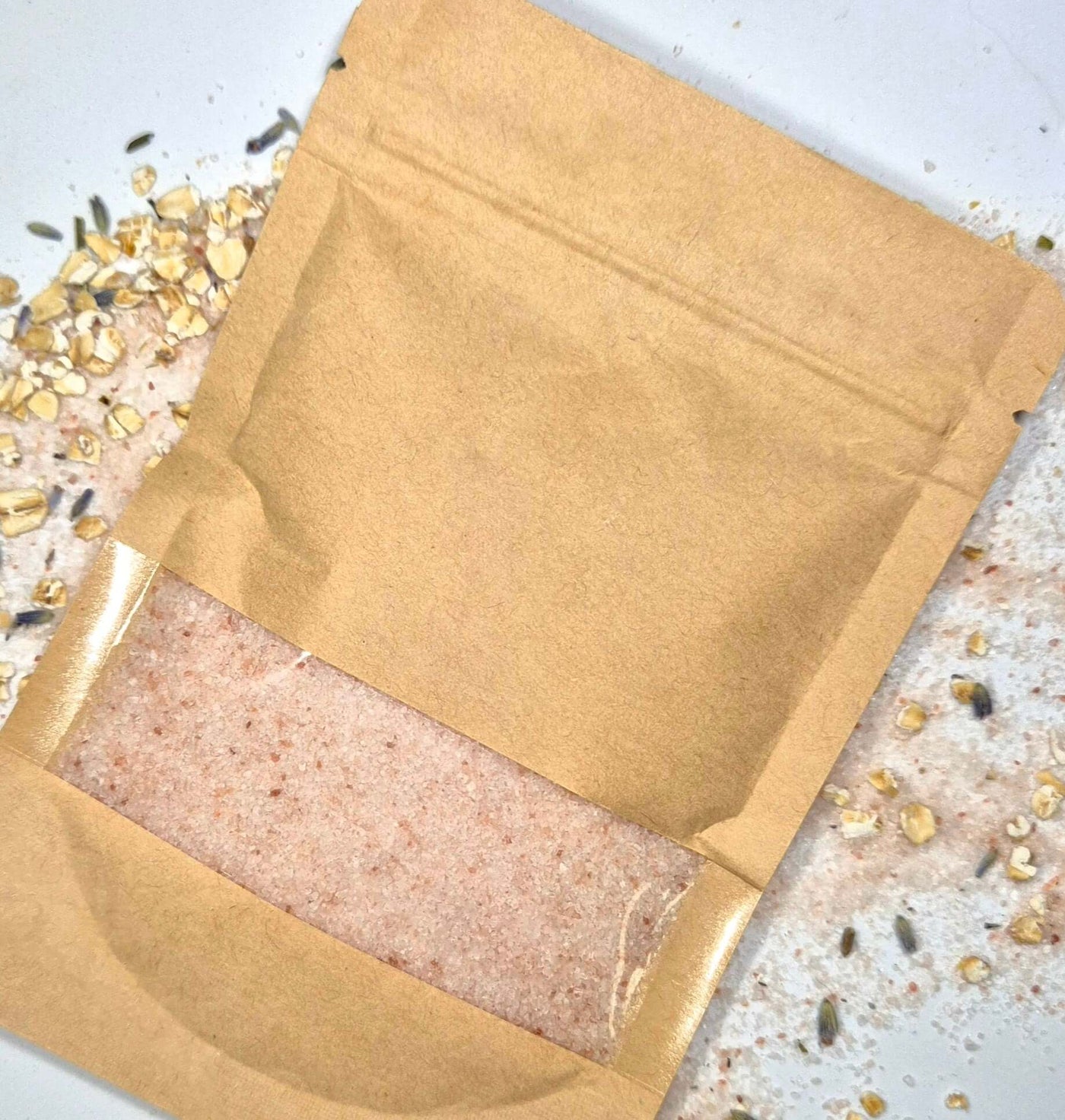 Oat bath salts pouch with mineral-rich salts and oats, ideal for relaxing and soothing skin.