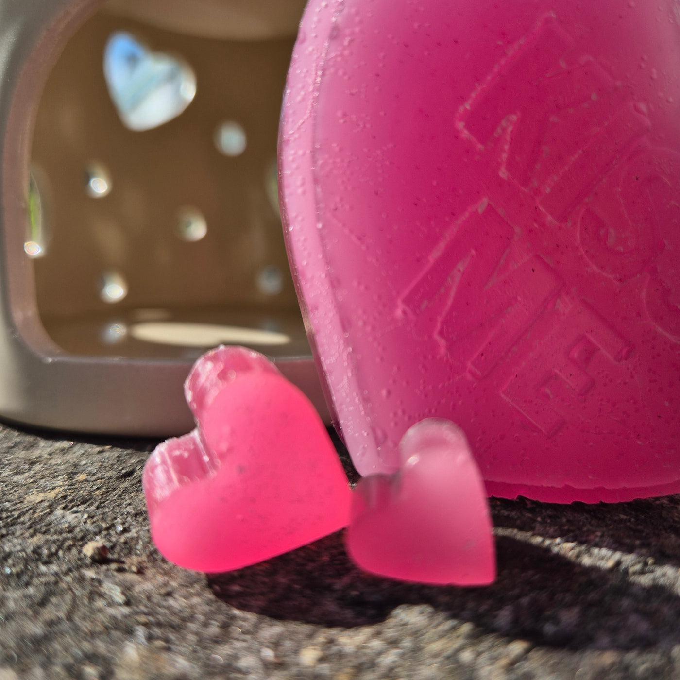 Sweetheart Wax Melt Sets – Burners, Mini Hearts & “Kiss Me” Melt - Love Letter Cosmetics 