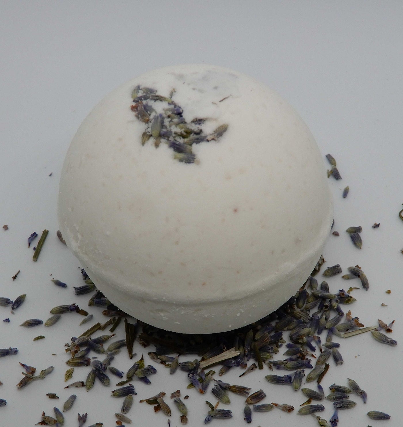 lavender bath bomb in large 